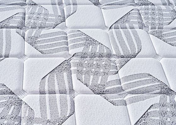 Matelas insonorisé pratique de mousse de mémoire de gel avec les biens amicaux de peau de ressort hélicoïdal